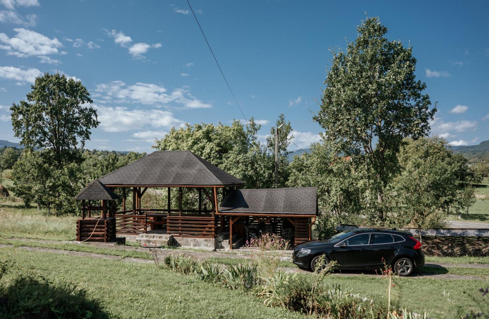 Casa Din Busteni, Maramures Hoteni Exterior photo