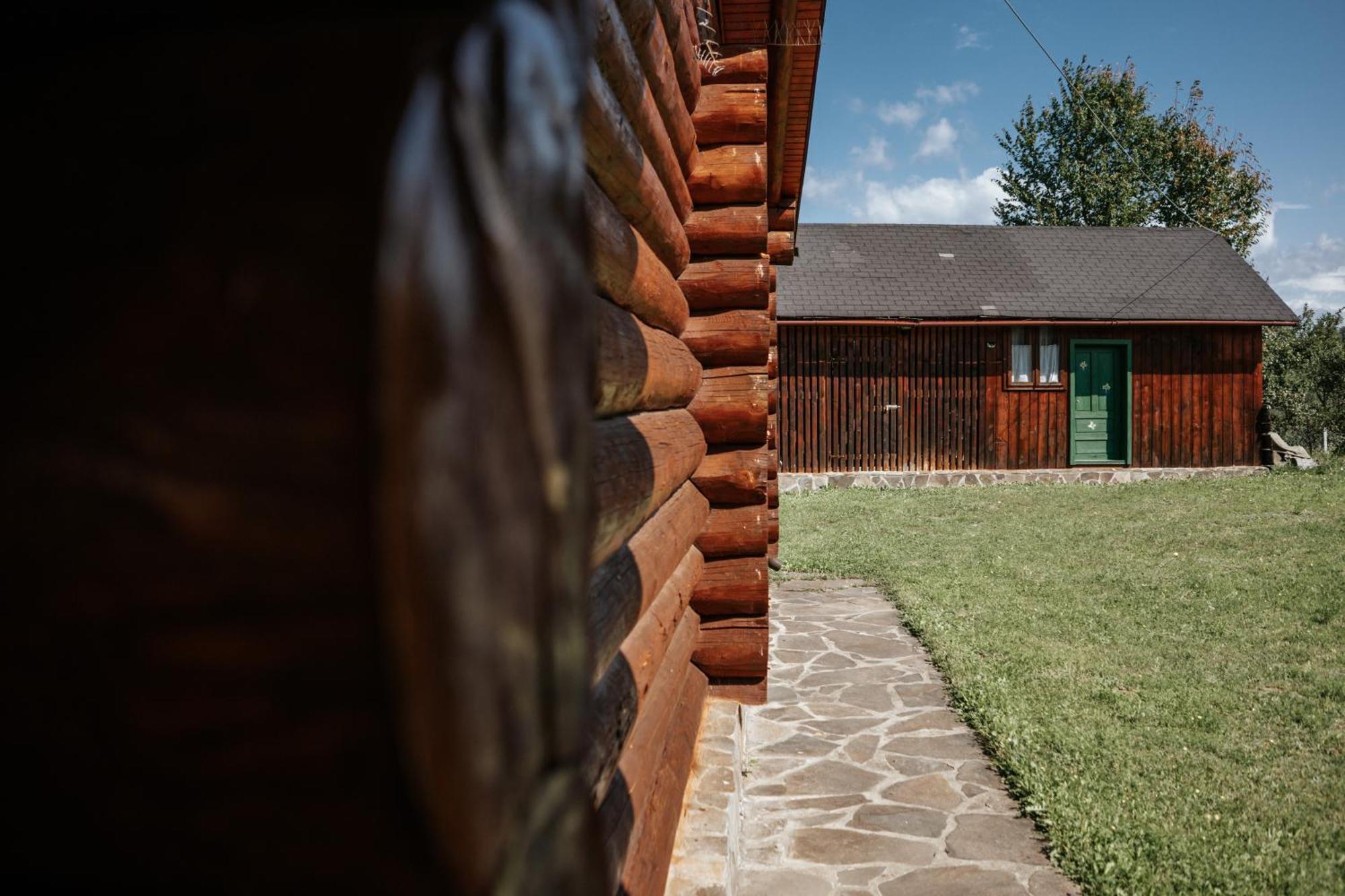 Casa Din Busteni, Maramures Hoteni Exterior photo